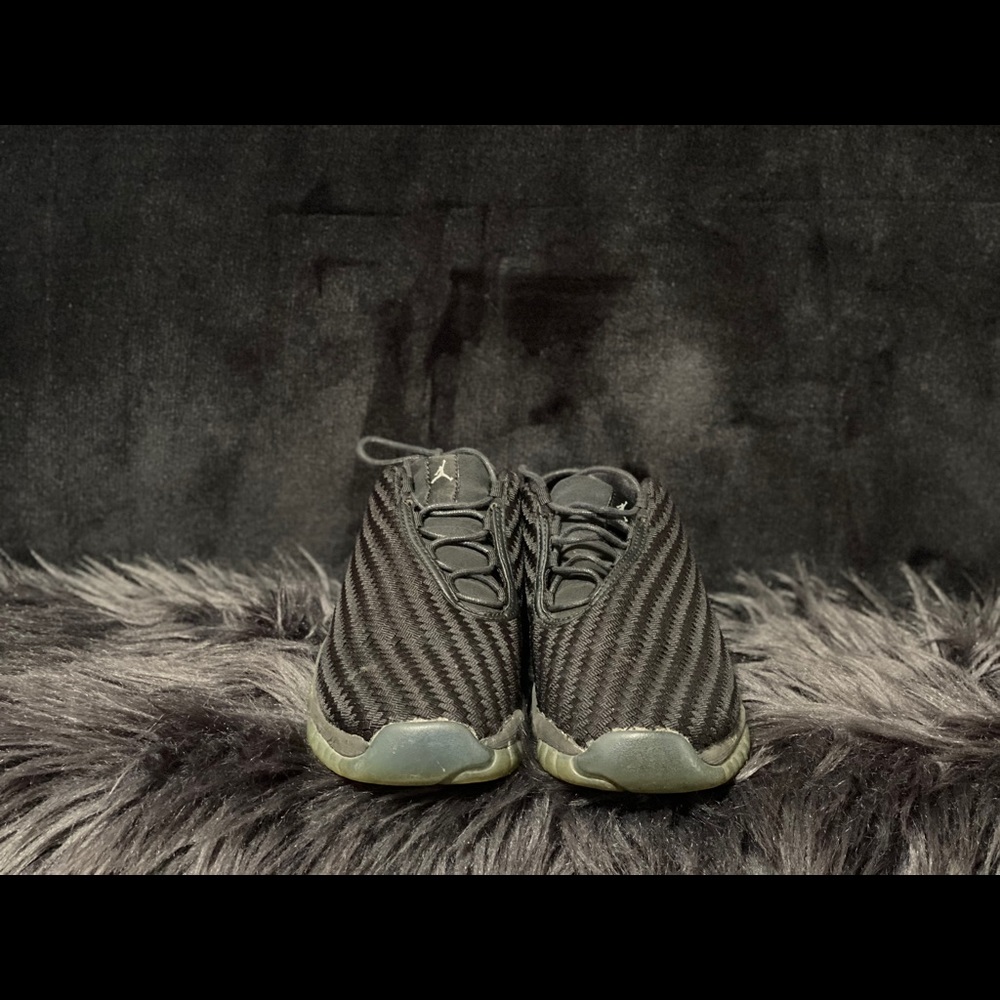 FUTURES - Picture 2 of 4